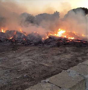 Partanna - incendio doloso di rifiuti cda Vallesecco